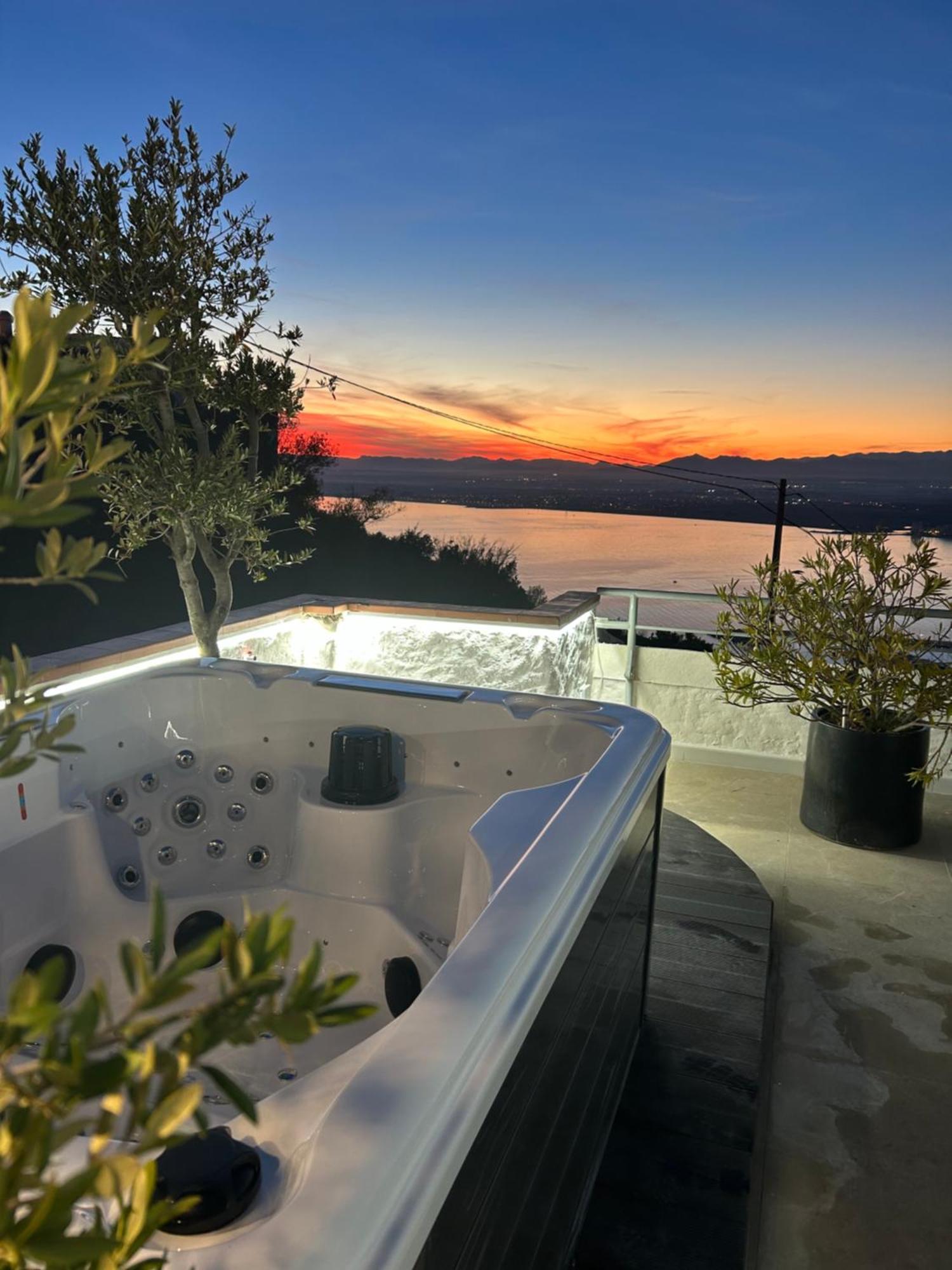 Appartement Duplex Rosas Avec Terrasse Magnifique Jacuzzi Vue Mer Εξωτερικό φωτογραφία
